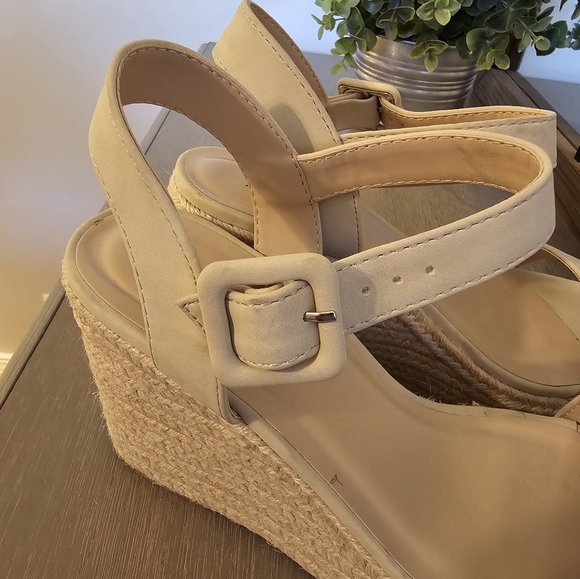 SODA Tan Platform Espadrilles Sz 7.5 - Picture 2 of 7